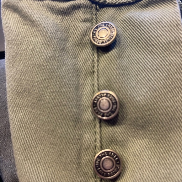 FREE PEOPLE MAGGIE JEANS- MOSS. SIZE 28 - Picture 3 of 5